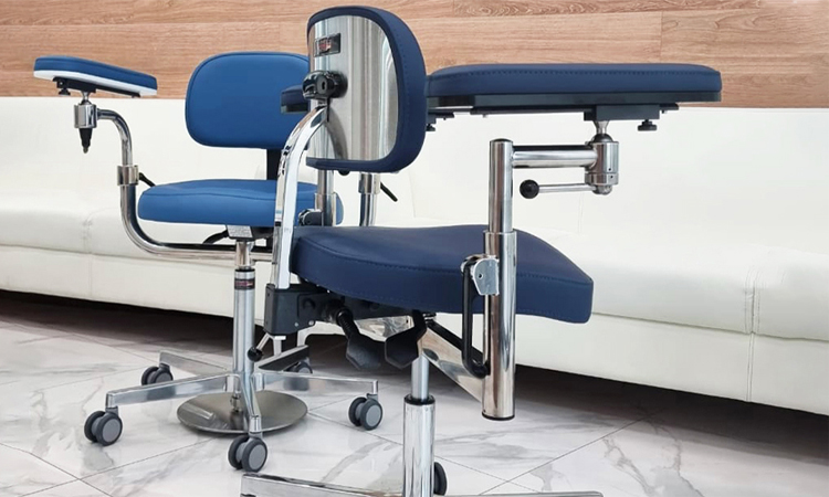 Медицинский стул с темно-серым покрытием MODENGY 1014 на линейных направляющих скольжения подлокотников